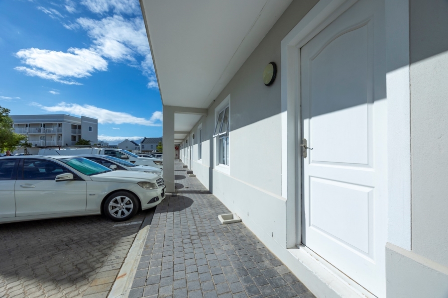 2 Bedroom Property for Sale in Nuutgevonden Western Cape